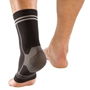Mueller Sports Medicine 4-Way Ankle Support Sleeve, For Men and Women, Black, S/M