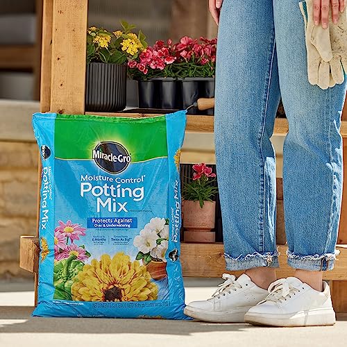 Miracle-Gro Moisture Control Potting Mix, Potting Soil for Container Plants, Protects Against Over and Underwatering, 16 qt.