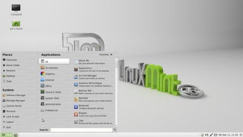 Linux Mint 16 "Petra" 32 Bit Installed on 8 Gb USB Flash Drive - 32 Bit Mate Cinnamon KDE Xfce Desktops Included -- DVD Bonus Material Included