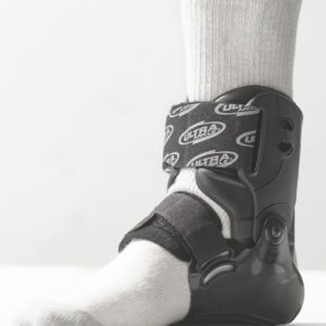 Ultra CTS® Ankle Brace for High Ankle Sprains, Acute Ankle Injuries, Ankle Osteoarthritis (OA), Transition from Walking Boot - S/M