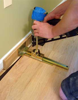 PMD Products Padded Flooring Jack for Installing, Straightening Laminate or Hardwood Wood Tile Floor Boards