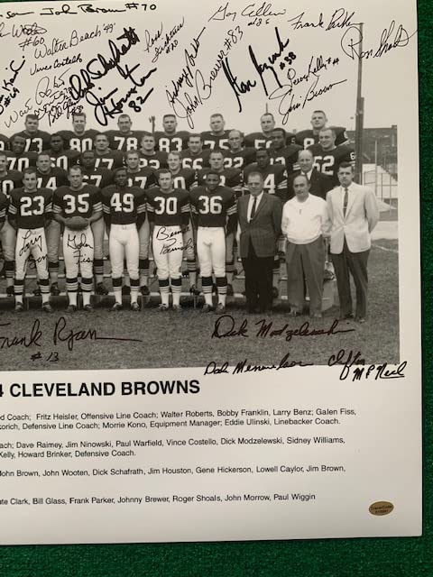 1964 CLEVELAND BROWNS SIGNED 16x20 TEAM PHOTO SIGNED BY 43 JIM BROWN