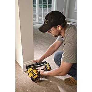 DEWALT 20V MAX* XR Finish Nailer, Angled, 16GA (DCN660D1)