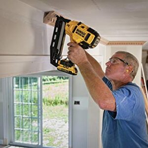 DEWALT 20V MAX* XR Finish Nailer, Angled, 16GA (DCN660D1)