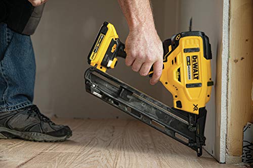 DEWALT 20V MAX Finish Nailer Kit, Angled, 15GA, Battery, Charger & Bag (DCN650D1)