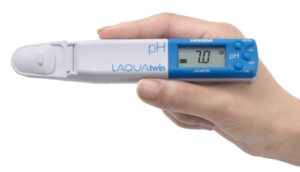 horiba laquatwin ph-33 compact ph meter 0.01 accuracy from 0.1ml sample volume