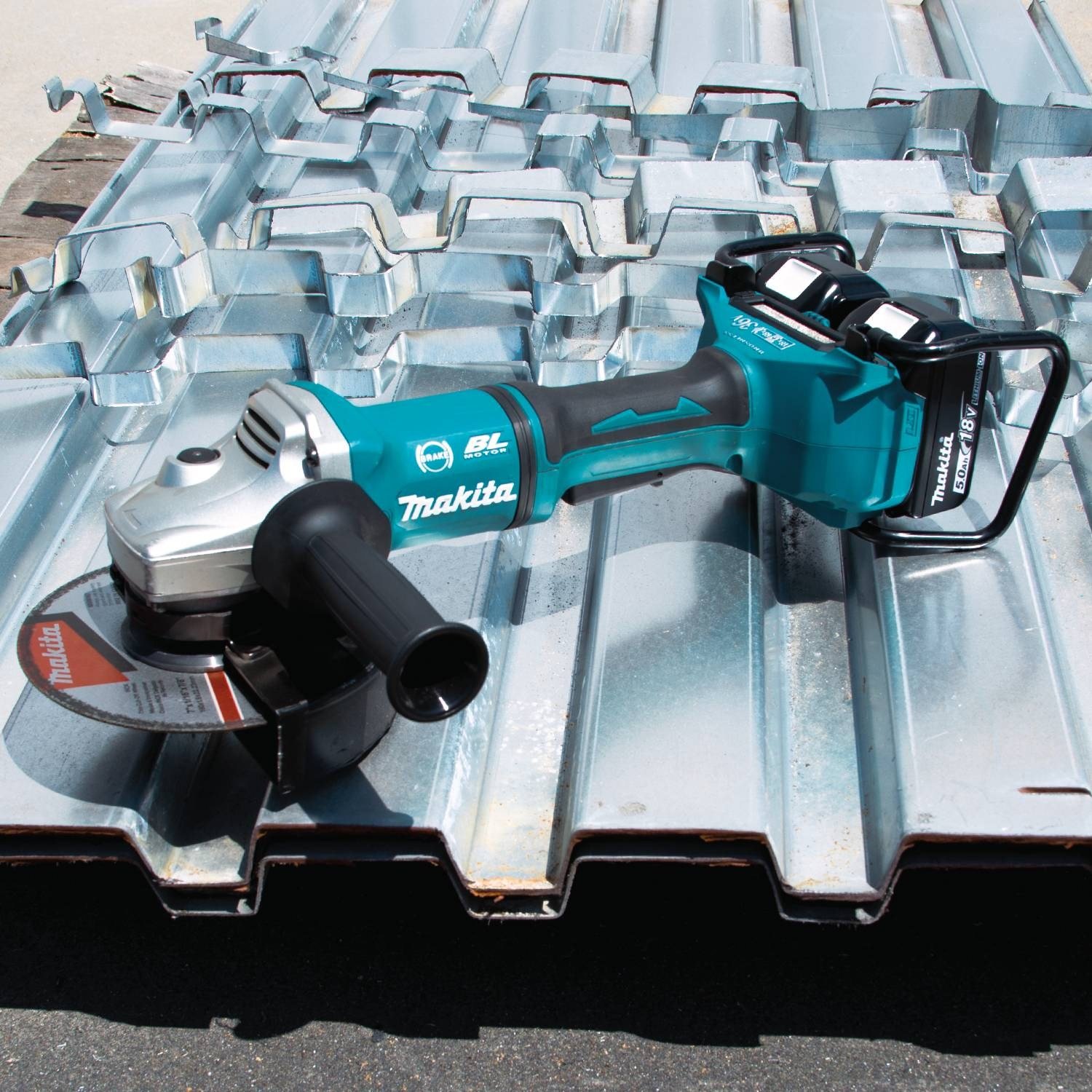 Makita XAG12PT1 5.0Ah 18V X2 LXT Lithium-Ion 36V Brushless Cordless 7" Paddle Switch Cut-Off/Angle Grinder Kit, with Electric Brake , Blue