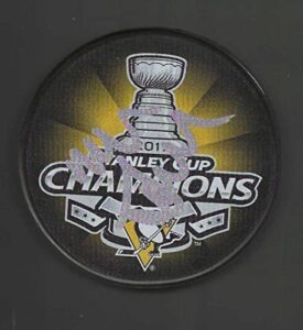mike sullivan signed pittsburgh penguins 2017 stanley cup champions puck - autographed nhl pucks