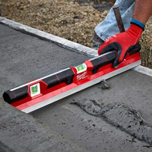MILWAUKEE'S Concrete Screed Level,24" L,Nonmagnetic
