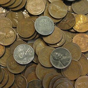 100 U.S. Wheat Pennies With Steel Cents in a Custom Vx Investments Microfiber Pouch (2 Rolls of U.S. Wheat Cents). 100 Old Coins.