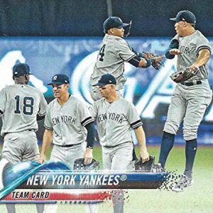 New York Yankees 2018 Topps Complete Mint Hand Collated 32 Card Team Set with 4 Different Aaron Judge Cards plus a Rookie Card of Miguel Andujar plus Gary Sanchez and Others