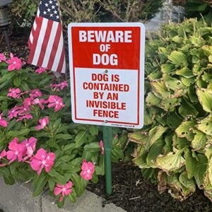 SmartSign Beware of Dog Sign, Dog Contained by an Invisible Fence Sign for Yard, Lawn, Home Security Signs, 21 Inches Bend-Proof Stake & Metal Sign Kit, 10x7 Inches Aluminum Sign