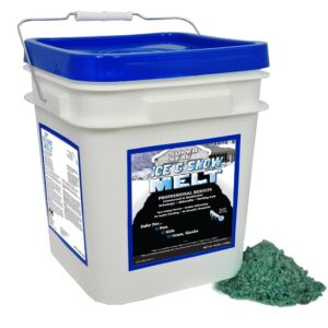 pail ice and snow melt, 30 lb.