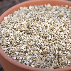 Organic Vermiculite by Perfect Plants - 8 Dry Quarts Natural Medium Grade Soil Additive for Potted Plants