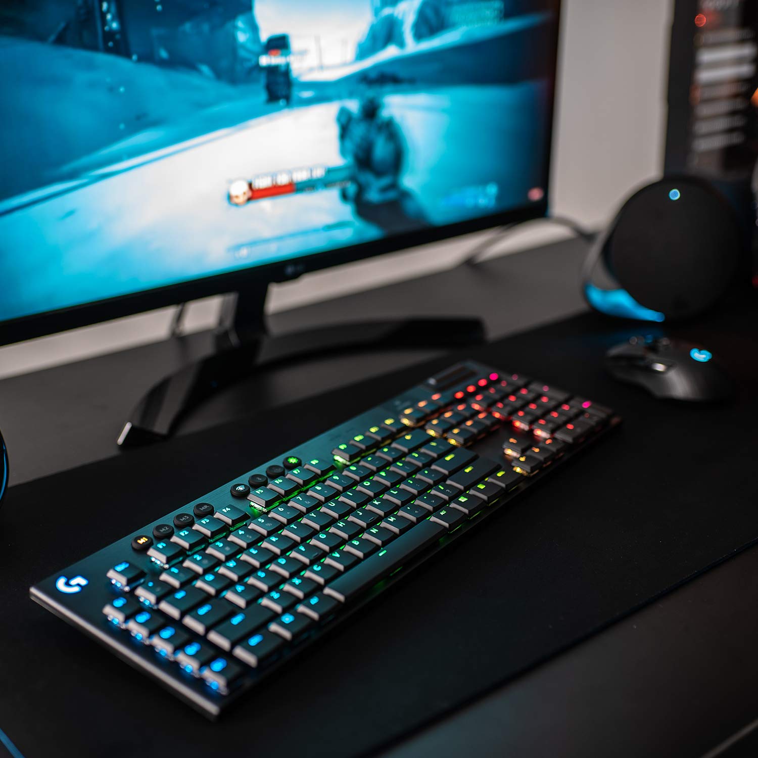 Logitech G915 Mechanical Gaming Keyboard, Low Profile GL Linear Key Switch, LIGHTSYNC RGB, Advanced LIGHTSPEED Wireless and Bluetooth Support,Black