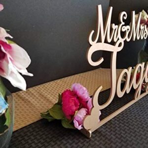 Mr & Mrs Sign - Custom Wedding Name sign - Script Surname - Personalized Wedding Sign - Sweetheart table - ROCH FONT