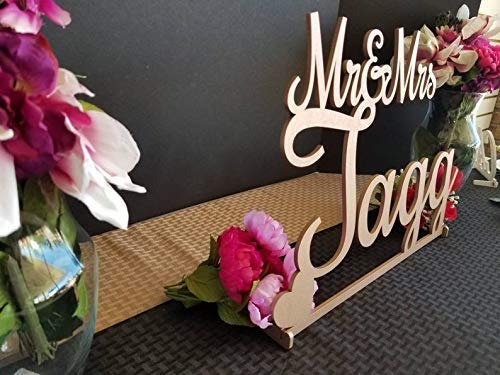 Mr & Mrs Sign - Custom Wedding Name sign - Script Surname - Personalized Wedding Sign - Sweetheart table - ROCH FONT