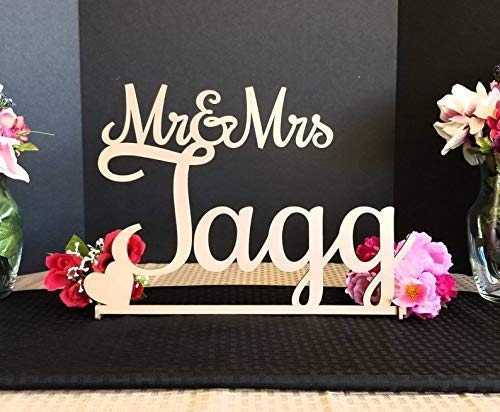 Mr & Mrs Sign - Custom Wedding Name sign - Script Surname - Personalized Wedding Sign - Sweetheart table - ROCH FONT