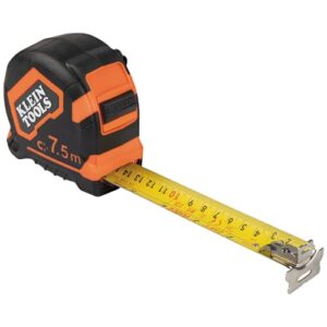 klein tools 9375 tape measure, heavy-duty measuring tape with 7.5 m metric double-hook double-sided nylon reinforced blade, metal belt clip
