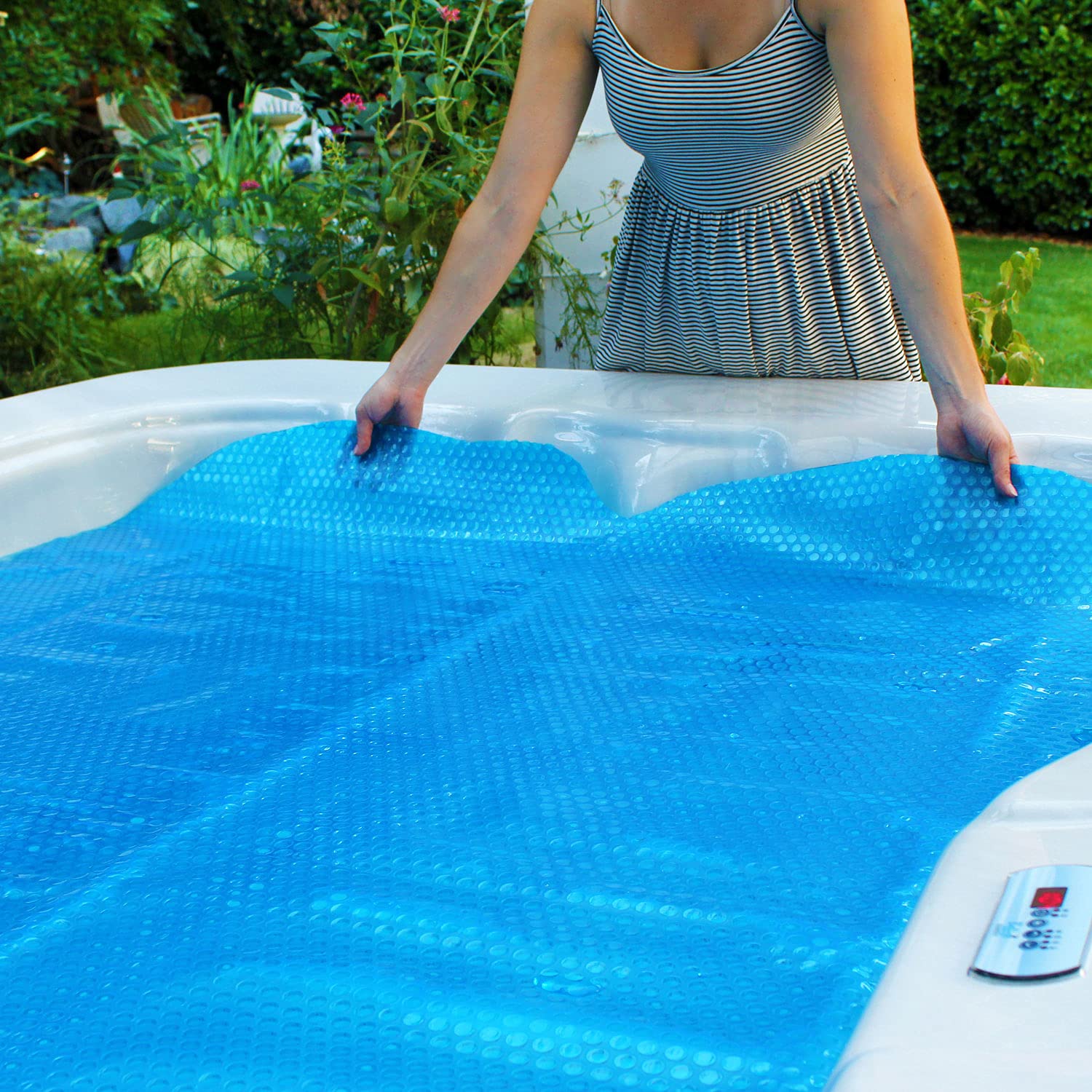 Spa Depot Thermo-Float 16-mil 6ft x 6ft Hot Tub Bubble Cover Floating Spa Blanket - trimmable Heavy-Duty Insulating Solar Heating