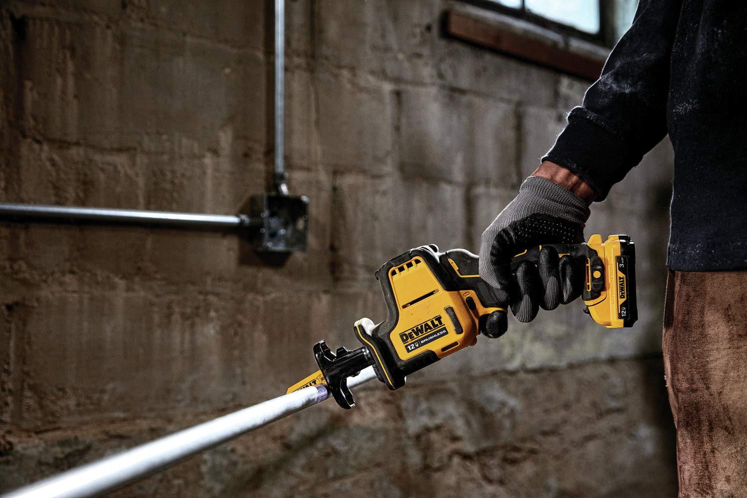 DEWALT XTREME 12V MAX* Reciprocating Saw, One-Handed, Cordless Kit (DCS312G1)