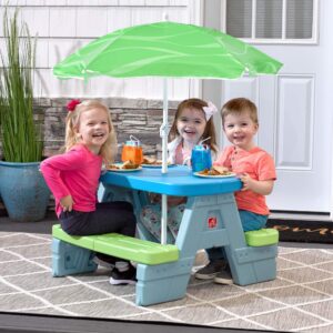 Step2 Sun & Shade Kids Picnic Table with Removable Umbrella – Indoor/Outdoor Kids Picnic Table Seats Four – Easily Assembly and Store the Kids Table – Yard Friendly Colors – Amazon Exclusive