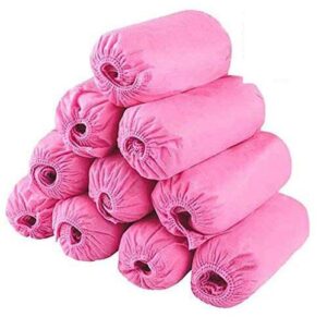 disposable shoe covers 100pcs non-slip durable indoor boot overshoes protector thicked non-woven shoe covers for carpet floor protection construction offices one size fits all (pink)