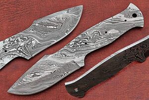 8 inches long hand forged damascus steel clip point blank blade skinning knife, 4" scale space with 3 pins & an inserting hole space 3.5 inches cutting edge