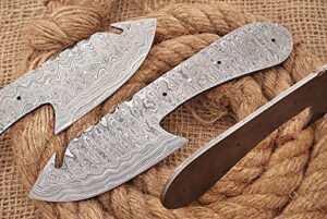 8 inches long hand forged spear point gut hook skinning knife blade, knife making supplies, damascus steel blank blade pocket knife with 3 pin hole, 3.5 inches cutting edge, 4.25" scale space