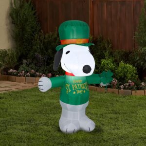 gemmy airblown inflatable st. patrick's day snoopy, 3.5 ft tall, white