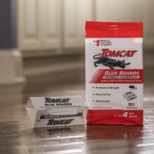 Tomcat Glue Boards with Eugenol for Enhanced Stickiness, 4 Per Box, 2-Pack