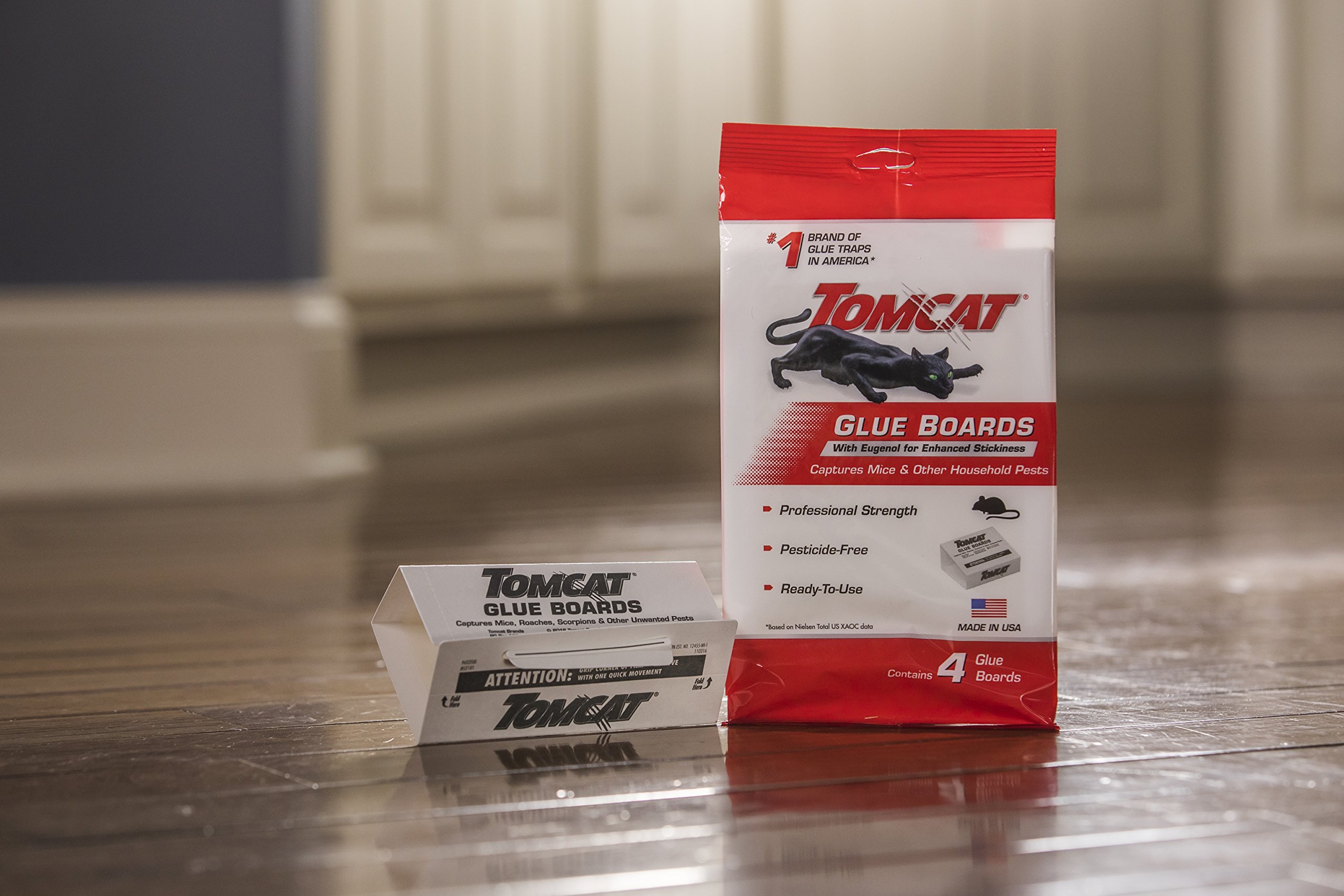 Tomcat Glue Boards with Eugenol for Enhanced Stickiness, 4 Per Box, 2-Pack