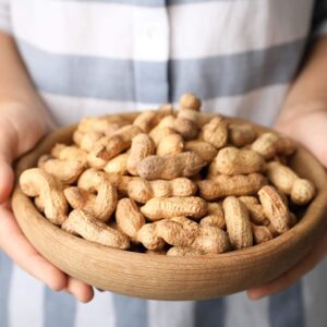 Amish Eco-Farm | Raw Peanuts in Shell, Virginia Grown by Hamptons Farms | Great for Boiling, Squirrels Feed, Birds Feed and Wildlife. (4lb Bag)