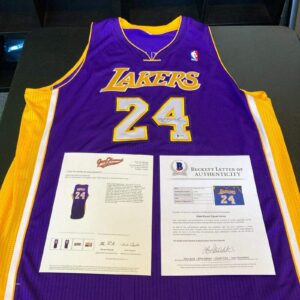 sports memorabilia kobe bryant signed 2010-11 los angeles lakers game issued #24 jersey beckett coa - autographed nba jerseys