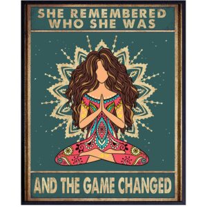 She Remembered Who She Was And The Game Changed - Bohemian Boho Wall Decor - New Age Zen Meditation Decor - Inspirational Wall Art - Inspiring Quotes -Uplifting Spiritual Motivational Gifts for Women