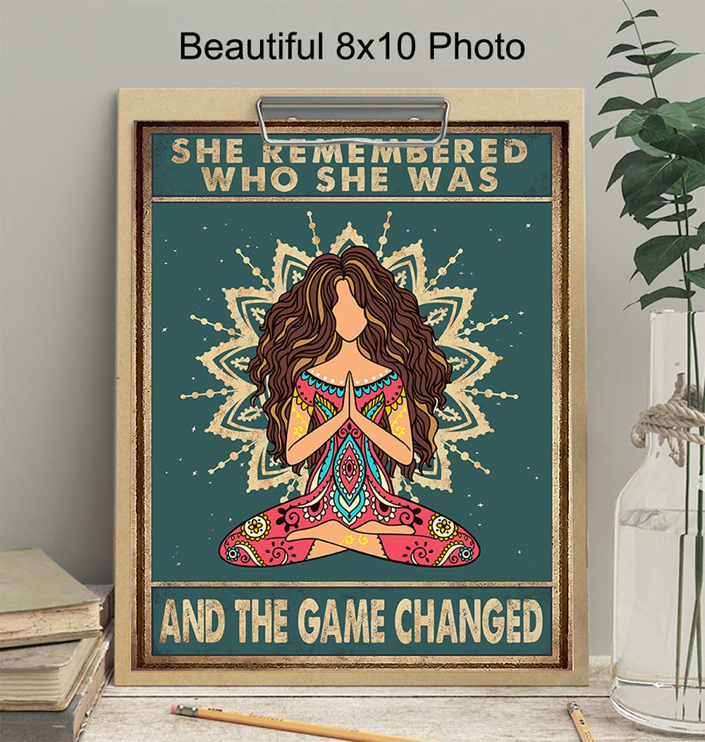 She Remembered Who She Was And The Game Changed - Bohemian Boho Wall Decor - New Age Zen Meditation Decor - Inspirational Wall Art - Inspiring Quotes -Uplifting Spiritual Motivational Gifts for Women