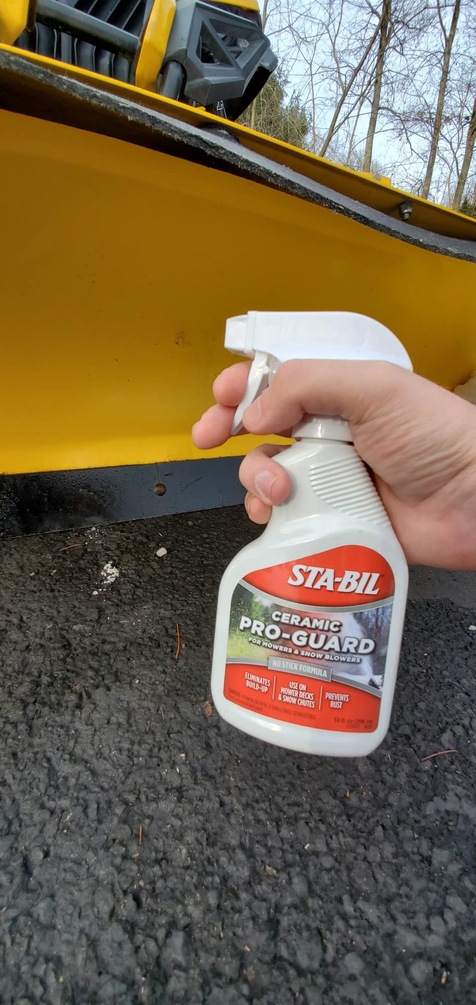 STA-BIL Ceramic Pro Guard – Ceramic Protection for Lawn Mowers and Snowblowers – Non-Stick Formula – 10oz Packaging May Vary