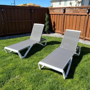 domi outdoor living Outdoor Chaise Lounge - Adjustable Aluminum Patio Lounge,Plastic Pool Lounge Chair (2 Grey Lounges W/Table)