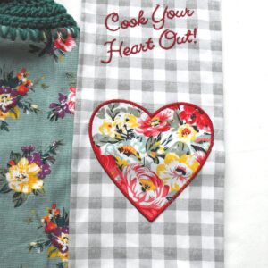 THE PIONEER WOMAN SWEET ROMANCE KITCHEN TOWEL SET - 2 HANGING TOWELS + COOK YOUR HEART OUT TOWEL