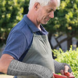 SATINIOR 2 Pairs Cut Resistant Sleeves Protective Arm Sleeves Safety Arms Protection Sleeves with Thumb Hole,for Garden Kitchen (Black, Gray), Medium