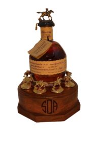 personalized laser engraved round lighted oak cork display fits blanton's bourbon horse cork stoppers, whiskey *not made by or affiliated with blanton's*