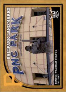 2018 topps big league gold #361 honus wagner statue pittsburgh pirates mlb trading card