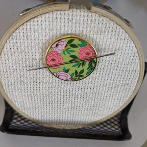 Field of Flowers Needle Minder