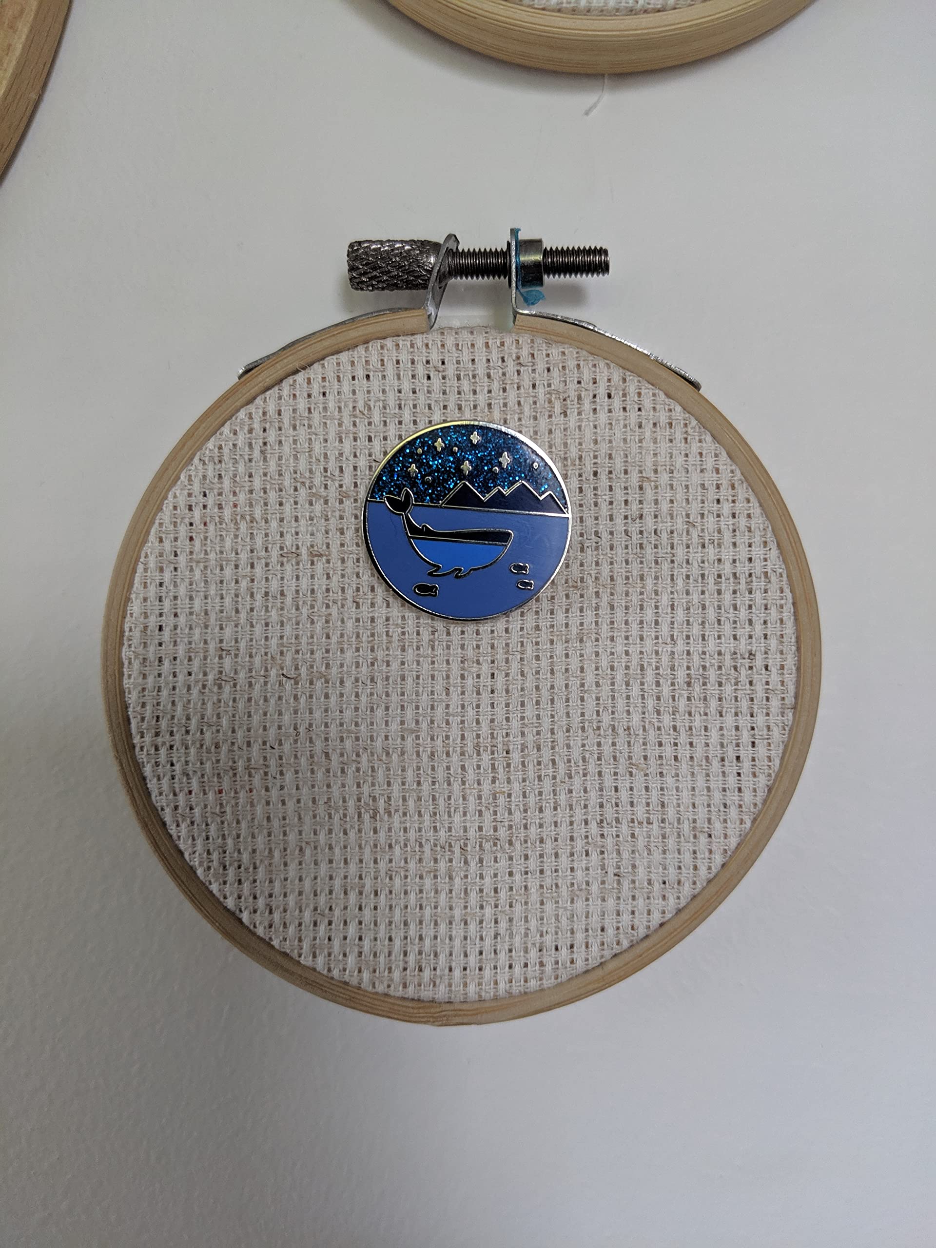 Whale Needle Minder