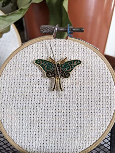 Luna Moth Needle Minder