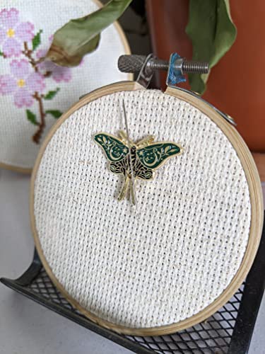 Luna Moth Needle Minder