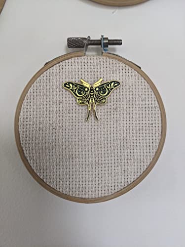 Luna Moth Needle Minder