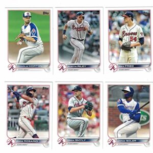 Atlanta Braves / 2022 Topps Baseball Team Set (Series 1 and 2) with (24) Cards. ***PLUS Bonus Cards of Former Braves Greats: David Justice, Andruw Jones and Tom Glavine!***