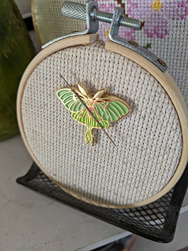 Pastel Luna Moth Needle Minder