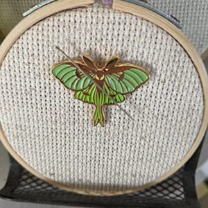 Pastel Luna Moth Needle Minder